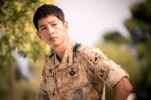 Tạo hình của Song Joong-ki trong Hậu duệ mặt trời.