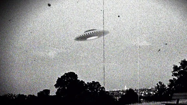 Bí mật về UFO vẫn còn tiếp tục bị chôn giấu