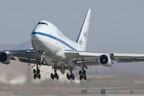 SOFIA thực chất là một máy bay phản lực Boeing 747SP tùy biến, được gắn kính thiên văn SOFIA thực chất là một máy bay phản lực Boeing 747SP tùy biến, được gắn kính thiên văn