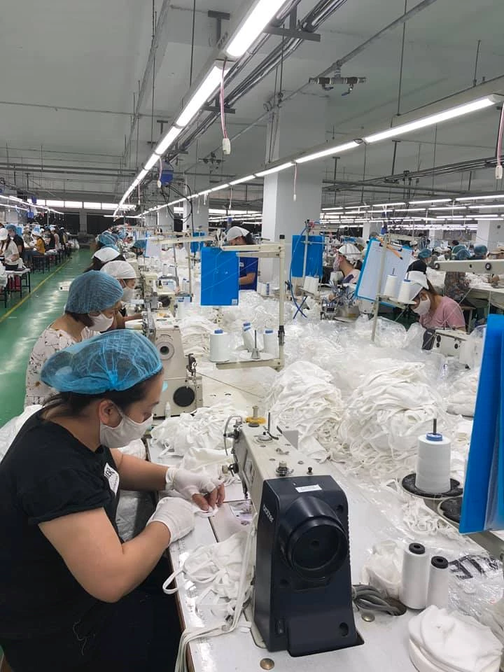 Viet-Italy Garment Joint Stock Company quickly changed to mask production after Vietnam entered the second phase of the anti-epidemic of Covid-19.