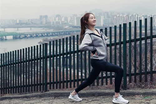 Loạt giày thể thao của mỹ nhân 'Tiên nữ cử tạ'