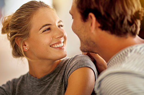 Đàn ông “đốn tim” phái đep bằng những hành động này