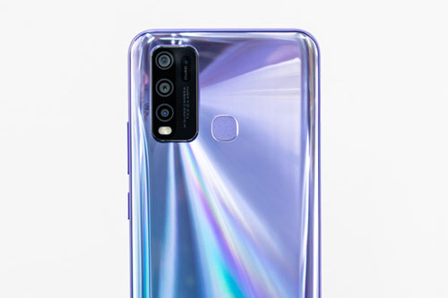 Trên tay Vivo Y50: 4 camera sau, RAM 8 GB, pin 5.000 mAh, giá 6,29 triệu 