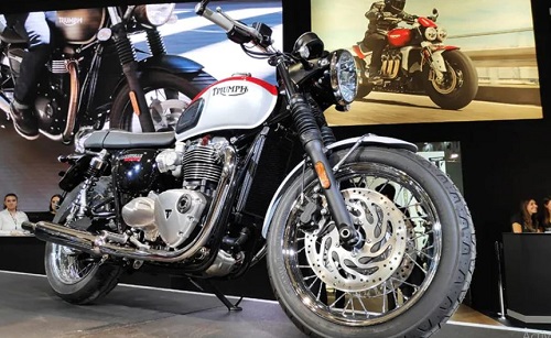 Soi cặp đôi xế cổ điển Triumph Bonneville Bud Eskins về Việt Nam