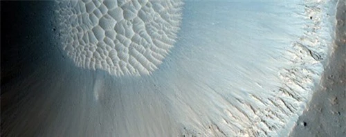 NASA công bố 15 bức ảnh tuyệt đẹp về sao Hỏa - 14