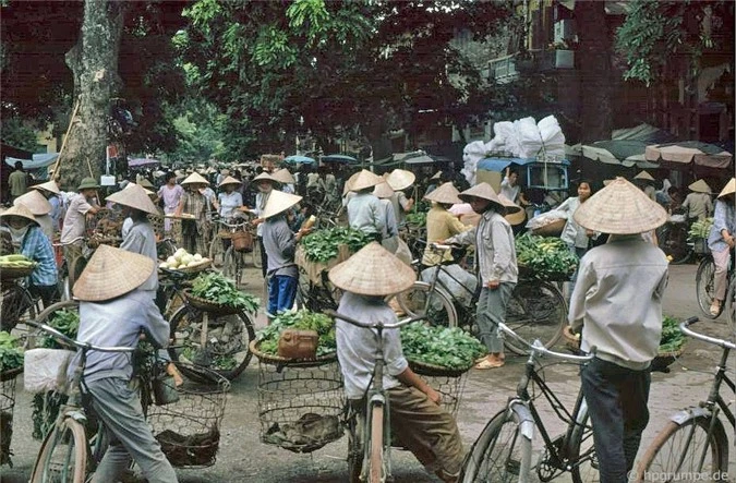 nhip song ha noi qua nhung khu cho pho co nam 1991 1993