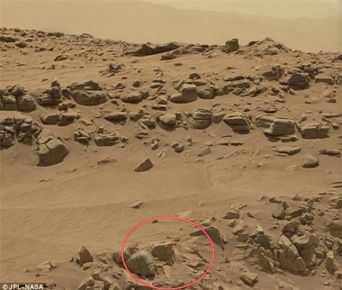Phát hiện hình ảnh người tí hon trên sao Hỏa - 2