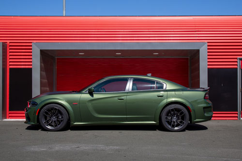 Sedan mạnh 485 mã lực, giá gần 1 tỷ đồng