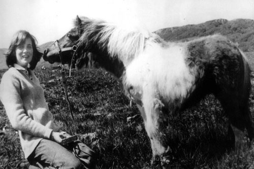 Những bức ảnh thời thơ ấu hiếm hoi của Công nương Diana