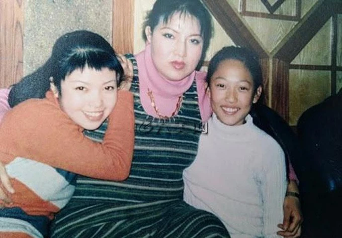 Ngày nhỏ, Wu Xiaochen luôn nghĩ mình không đủ đẹp để trở thành diễn viên, người mẫu như cô ao ước. 