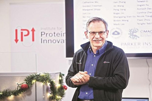 Giáo sư trường Đại học Harvard bất ngờ trở thành tỷ phú