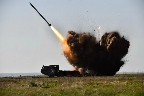 Bắn thử nghiệm tổ hợp tên lửa (MLRS) Alder của Ukraine. Ảnh: Topwar.
