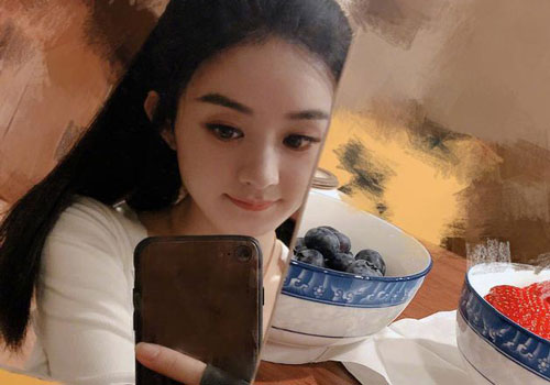 Lâu lâu đăng ảnh selfie, Triệu Lệ Dĩnh khiến fan 'điên đảo' bởi độ trẻ trung nhưng không bằng chi tiết để lộ lối sống hiếm có