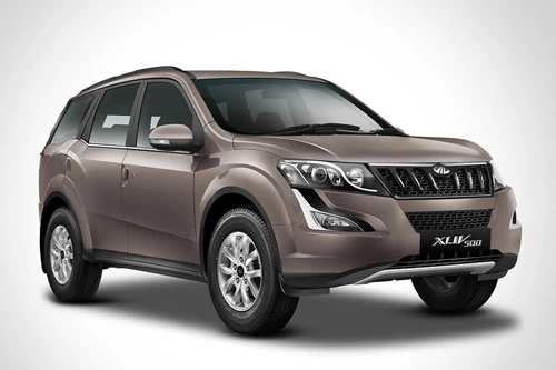 Mahindra XUV 500.