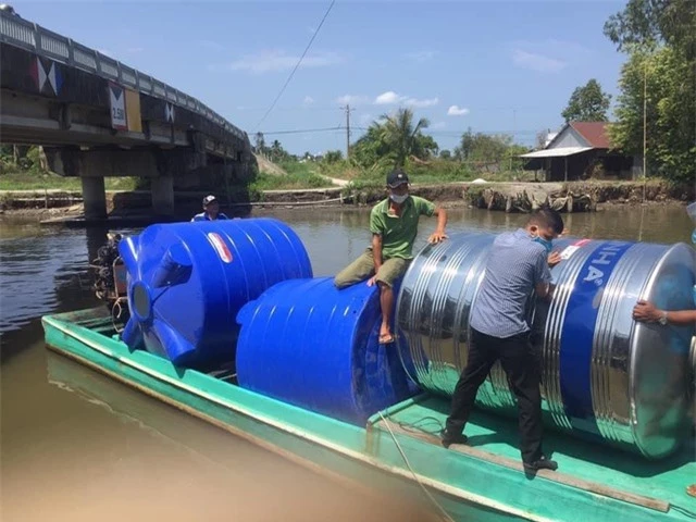 Thủy Tiên áp lực khi mỗi ngày nhận được hàng nghìn tin nhắn... xin tiền - 6