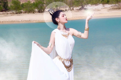 Người đẹp Triệu Hà Vy đẹp thoát tục trong bộ ảnh hóa thân thành "nữ thần"