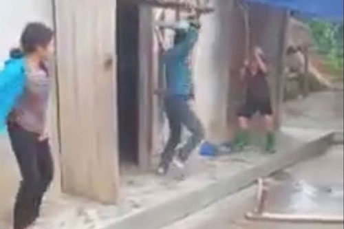 Yên Bái: Điều tra nghi án con trai vác ghế đánh mẹ già