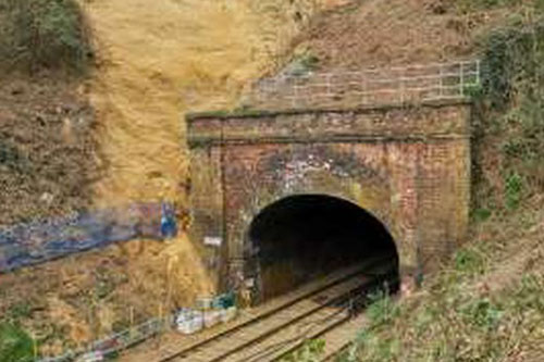 Ngôi đền thời trung cổ bên trong hang động bí ẩn ở Anh