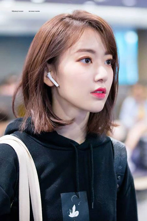 Chỉ vì được ưu ái trong việc lên hình nhiều ở Produce 48 mà Sakura đã bị rất nhiều người ghét. Chẳng phải lỗi của mình nhưng Sakura vẫn nhận về lượng lớn antifan, quả là họa vô đơn chí.