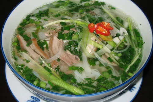 Ăn phở gà cho hành tươi dễ sinh bệnh, hãy dành 1 phút đọc để bỏ ngay trước khi quá muộn