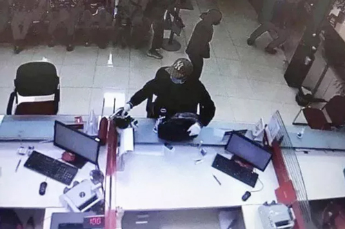 Vụ cướp ngân hàng tại huyện Sóc Sơn, Hà Nội: Nghi can ra đầu thú