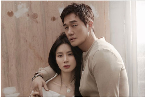 Lee Bo Young và Yoo Ji Tae cực tình cảm trong bộ ảnh mới