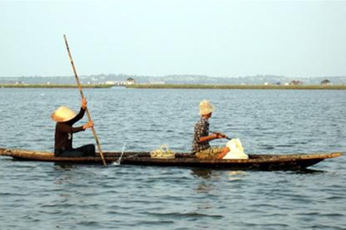 Người đời thường sống về những khi lo lắng cần khổ, mà chết về những lúc sung sướng yên nhàn