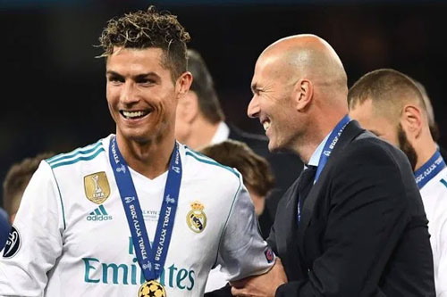 Các huấn luyện viên hàng đầu thế giới nói gì về C.Ronaldo và Messi?