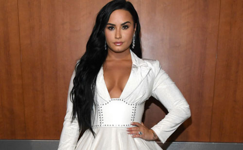 Demi Lovato không giữ liên lạc với các bạn trai cũ