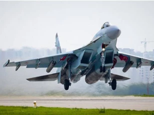 Su-35 Nga bị tố có hành động không an toàn với máy bay săn ngầm của Mỹ