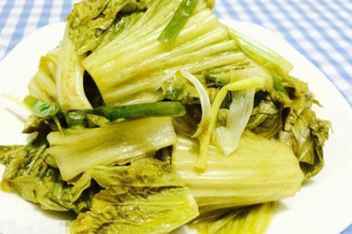 Khi muối dưa chỉ cần thêm nước này vào đảm bảo dưa vàng ruộm, giòn sần sật chẳng lo bị khú