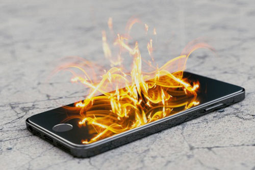 5 dấu hiệu cảnh báo điện thoại phát nổ sau vài phút, tránh xa ngay kẻo gặp họa