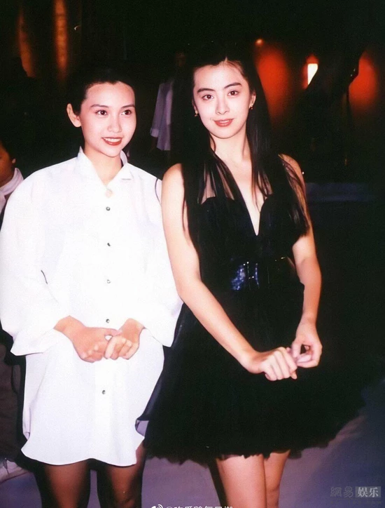 Vương Tổ Hiền bên Khâu Thục Trinh, hai nhan sắc nổi trội của màn ảnh Hong Kong thập niên 90. 