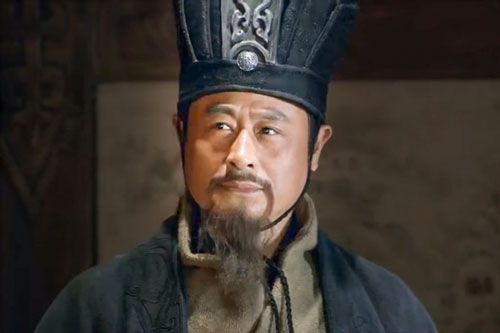 Tại sao Tuân Úc muốn phục hưng nhà Hán mà lại bỏ Lưu Bị theo Tào Tháo?