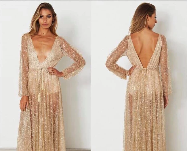 Đây là chiếc váy được rao bán trên mạng.