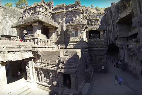 'Giật mình' với những bí ẩn bên trong ngôi đền cổ 1.200 năm tuổi