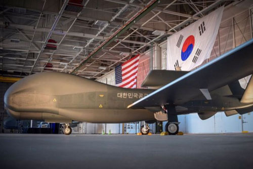 Mỹ tung "ác điểu" tới Bán đảo Triều Tiên, thảm cảnh gục ngã trước tên lửa Iran có lặp lại?