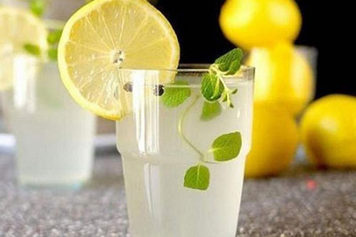 Không phải nước lọc, sáng dậy cứ uống 1 cốc nước ép còn tốt hơn nhiều lần so với thuốc bổ