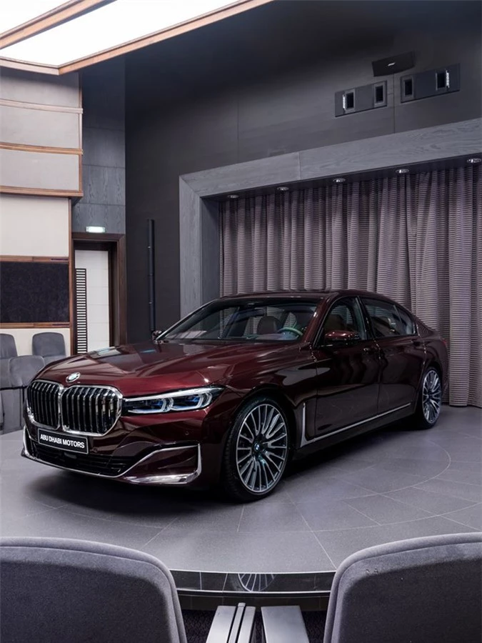 bmw 750li 2020 an tuong voi mau son royal burgundy red hinh 1