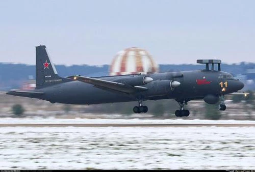 Máy bay Il-38N.