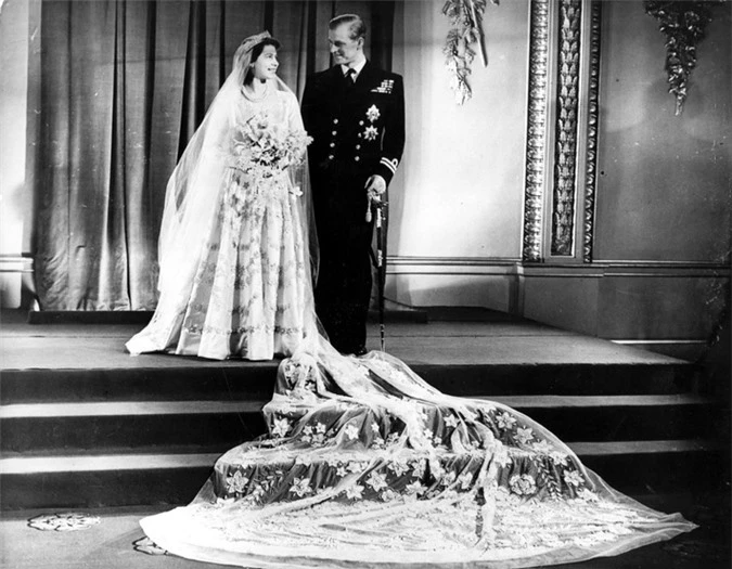 Nữ hoàng Elizabeth II: Từ vị nữ hoàng của lòng dân sống trọn một đời vì đất nước đến người vợ, người mẹ, người bà tuyệt vời của Hoàng gia Anh - Ảnh 8.