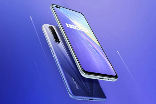 “Trái tim” của Realme X50m 5G là vi xử lý Qualcomm Snapdragon 765G (7 nm). Vi xử lý này có 8 nhân, xung nhịp tối đa 2,4 GHz, GPU Adreno 620, tích hợp modem thu sóng 5G. RAM 6 hoặc 8 GB đi kèm bộ nhớ trong 128 GB, không có khay cắm thẻ microSD nhưng chưa rõ dung lượng tối đa. Hệ điều hành Android 10.0, được tùy biến trên giao diện Realme UI.