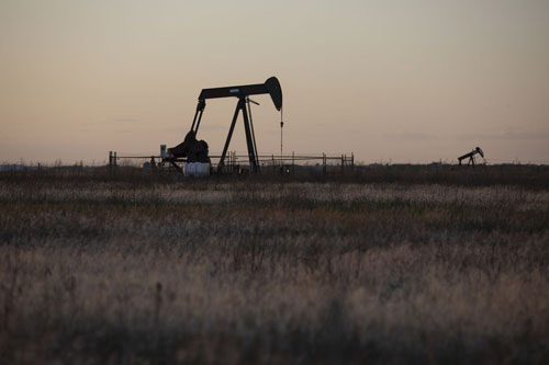 Giá xăng, dầu (28/4): "Lao dốc"