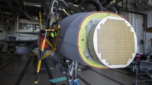 Saab đang sử dụng Gripen D hai chỗ ngồi cho chuyến bay để thử nghiệm radar AESA băng tần X mới của mình. Ảnh: Tập đoàn  Saab.