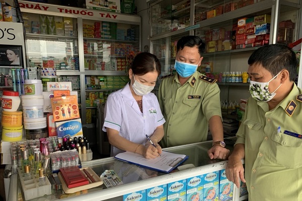 Xử phạt 12 cơ sở sản xuất và kinh doanh thiết bị y tế vi phạm 42 triệu đồng 