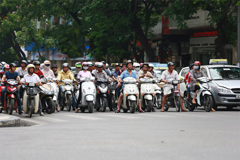 Có nên tắt máy khi dừng đèn đỏ? - Những tiết lộ chắc chắn sẽ khiến bạn giật mình