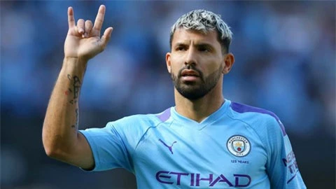 Aguero ở lại Man City tới khi vô địch Champions League và giành Quả bóng vàng