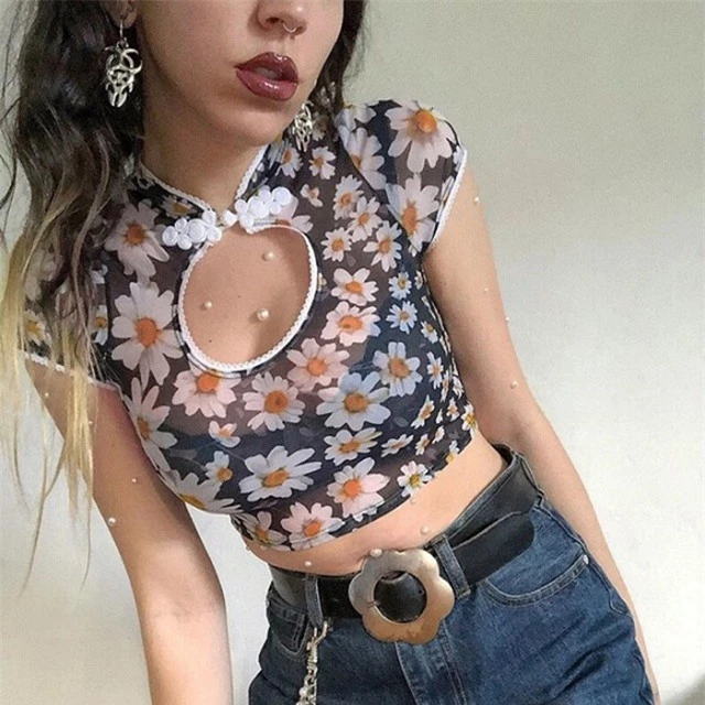 Loạt mỹ nhân Việt diện áo crop top cổ xường xám “khoe” eo thon - 7