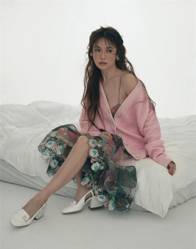 Song Hye Kyo đẹp lạ! - Ảnh 2.