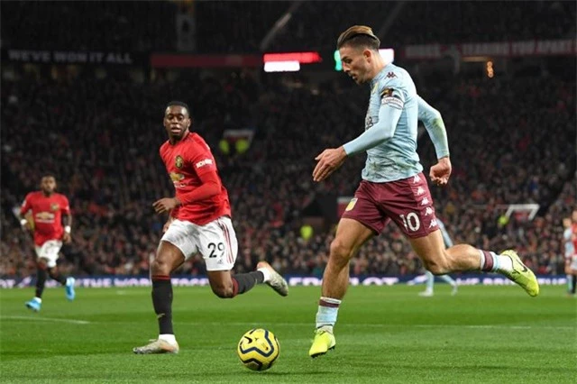 Tiệc tùng bê tha, Grealish tự khiến giấc mơ tới Man Utd nhỏ lại - 1